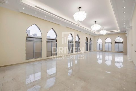 Vila di Al Quoz, Dubai, UAE 7 bilik tidur, 1114.84 meter persegi № 757266 - foto 3