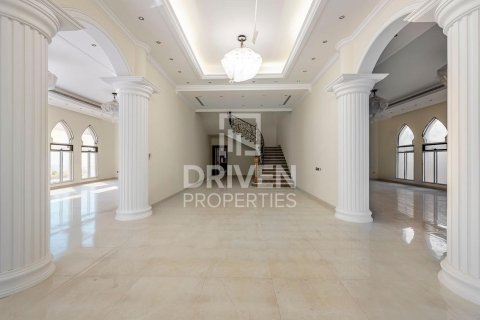 Vila di Al Quoz, Dubai, UAE 7 bilik tidur, 1114.84 meter persegi № 757266 - foto 17