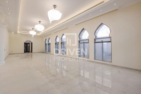 Vila di Al Quoz, Dubai, UAE 7 bilik tidur, 1114.84 meter persegi № 757266 - foto 4