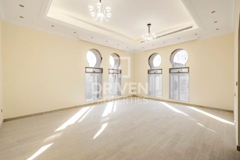 Vila di Al Quoz, Dubai, UAE 7 bilik tidur, 1114.84 meter persegi № 757266 - foto 28