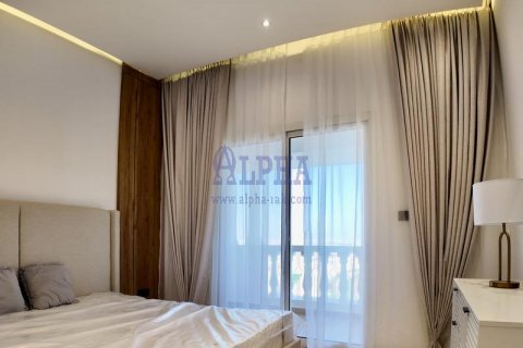 Apartment in Al Hamra Village, Ras Al Khaimah, UAE 2 bedrooms, 115.6 sq.m. № 610657 - photo 5