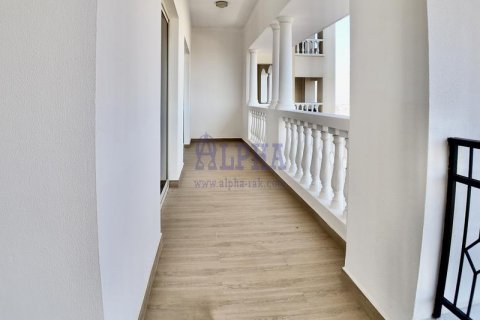 Apartment in Al Hamra Village, Ras Al Khaimah, UAE 2 bedrooms, 115.6 sq.m. № 610657 - photo 15