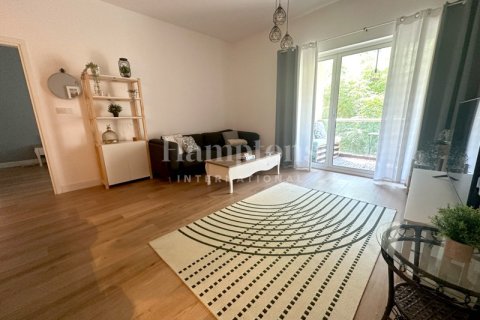 Apartment in Greens, Dubai, UAE 1 bedroom, 70.42047400 sq.m. № 765901 - photo 11