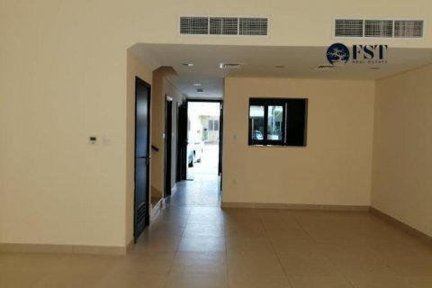 Σπίτι σε International City, Dubai, ΗΑΕ 3 υπνοδωμάτια, 156.2 τ.μ. Αρ. 546099 - φωτογραφία 3