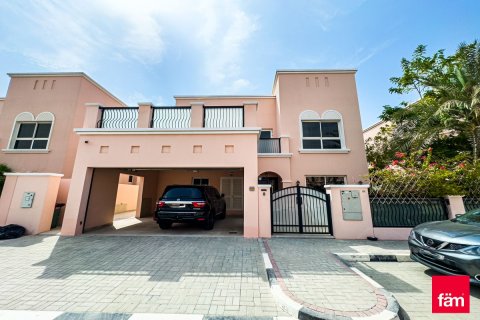 Dubai, UAE의 판매용 빌라 침실 4개, 468.5제곱미터 번호 646700 - 사진 1