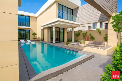 Vilë në Deira, Dubai, Emiratet e Bashkuara Arabe 10 dhoma gjumi, 780.4 m2. № 646698 - Foto 2