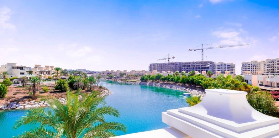 Al Hamra Village、Ras Al Khaimah、UAEにあるタウンハウス 3ベッドルーム、250 m2 No656697