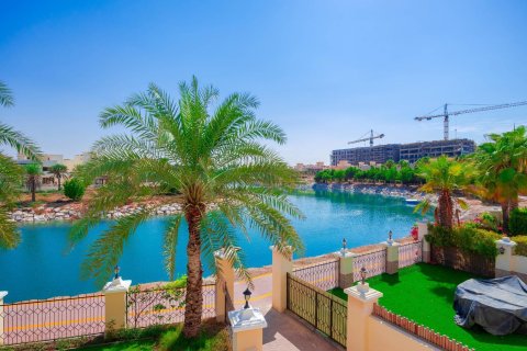 Al Hamra Village、Ras Al Khaimah、UAE にあるタウンハウスの賃貸物件 3ベッドルーム、250 m2、No656697 - 写真 2