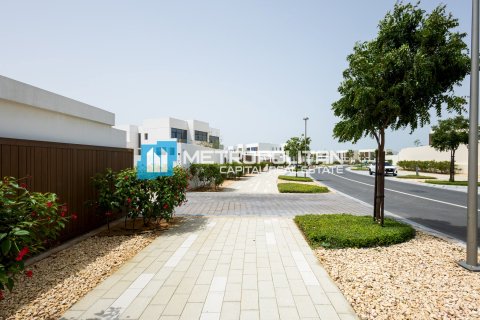 Vila di Abu Dhabi, UAE 6 bilik tidur, 2032 meter persegi № 695827 - foto 26