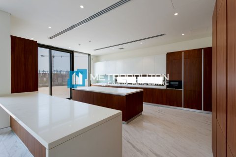 Vila di Abu Dhabi, UAE 6 bilik tidur, 2032 meter persegi № 695827 - foto 4