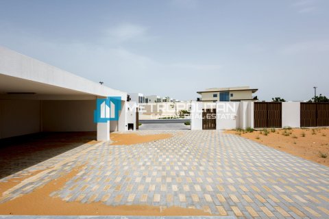 Vila di Abu Dhabi, UAE 6 bilik tidur, 2032 meter persegi № 695827 - foto 27