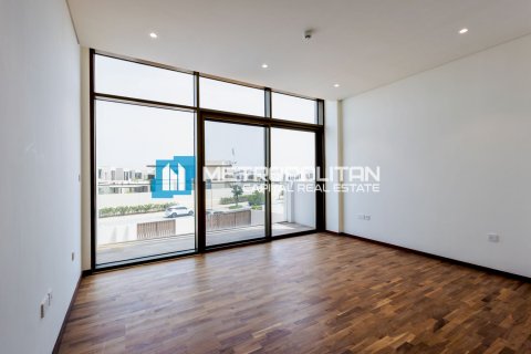 Villa en venta en Abu Dhabi, EAU 6 dormitorios, 2030 m2 № 695828 - foto 10