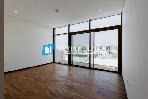 Villa en venta en Abu Dhabi, EAU 6 dormitorios, 2030 m2 № 695828 - foto 11