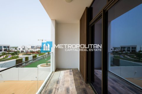 Villa en venta en Abu Dhabi, EAU 6 dormitorios, 2030 m2 № 695828 - foto 6