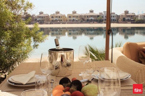 Vila di Palm Jumeirah, Dubai, UAE 4 bilik tidur, 657.7 meter persegi № 645876 - foto 12