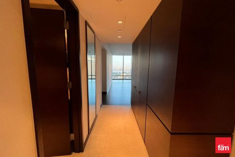 Apartament de vânzare în Downtown Dubai (Downtown Burj Dubai), Dubai, EAU 2 dormitoare, 152.3 mp.  №645877 - poză 2