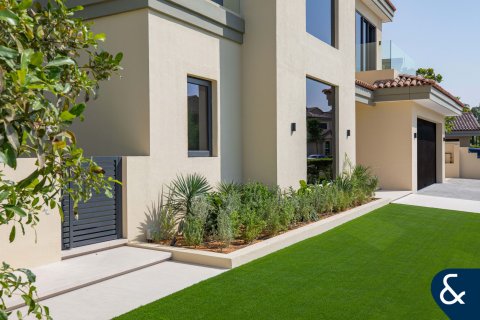 Jumeirah Golf Estates, Dubai, संयुक्त अरब अमीरात में विला, 5 बेडरूम, 527 वर्ग मीटर, संख्या 697981 - फ़ोटो 9