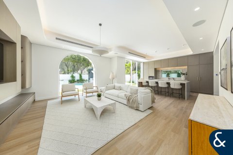 Vila di Dubai Sports City, Dubai, UAE 5 bilik tidur, 446 meter persegi № 697957 - foto 2