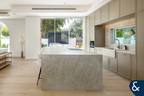 Vila di Dubai Sports City, Dubai, UAE 5 bilik tidur, 446 meter persegi № 697957 - foto 4