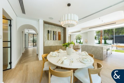 Vila di Dubai Sports City, Dubai, UAE 5 bilik tidur, 446 meter persegi № 697957 - foto 6