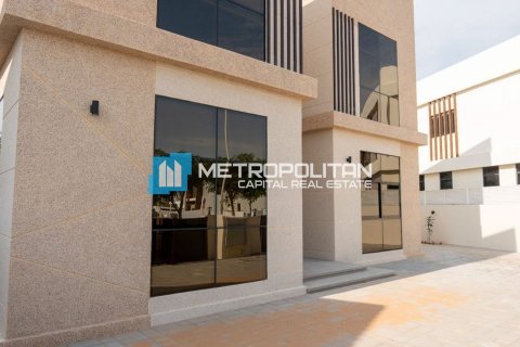 Vila na Yas Island, Abu Dhabi, SAE 5 spální, 672.1 m2 č. 690667 - Fotografia 15
