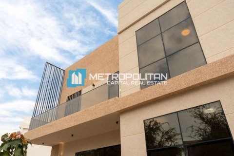 Vila na Yas Island, Abu Dhabi, SAE 5 spální, 672.1 m2 č. 690667 - Fotografia 3