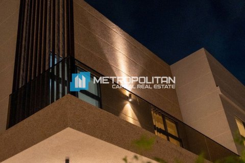 Vila na Yas Island, Abu Dhabi, SAE 5 spální, 672.1 m2 č. 690667 - Fotografia 7