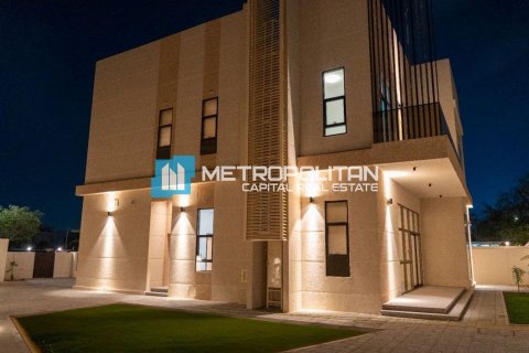 Vila na Yas Island, Abu Dhabi, SAE 5 spální, 672.1 m2 č. 690667 - Fotografia 6