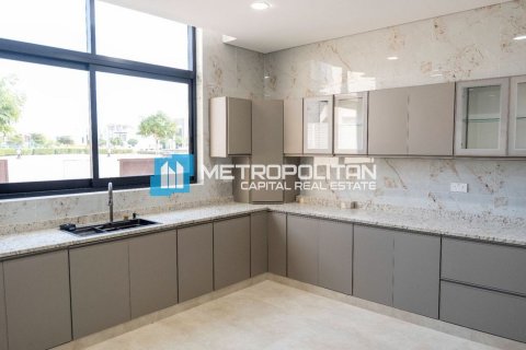 Vila na Yas Island, Abu Dhabi, SAE 5 spální, 672.1 m2 č. 690667 - Fotografia 17