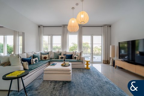 Villa till försäljning i Arabian Ranches, Dubai, UAE 5 sovrum, 575 kvm Nr. 666566 - fotografi 5