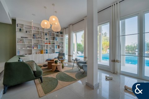 Villa till försäljning i Arabian Ranches, Dubai, UAE 5 sovrum, 575 kvm Nr. 666566 - fotografi 2