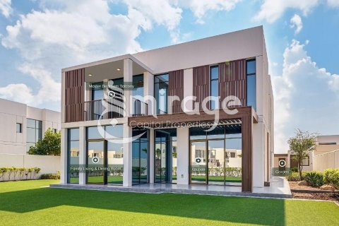 Вилла Абу-Даби, БАӘ-да 4 жатын бөлмелер, 721.9 м² № 597367 - фото 1