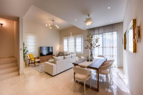Townhouse in Khalifa City, Abu Dhabi, UAE 3 bedrooms, 157.9 sq.m. № 579713 - photo 9