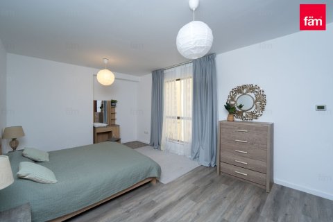 Пәтер Дубай, БАӘ-да 2 жатын бөлмелер, 120.2 м² № 693026 - фото 9