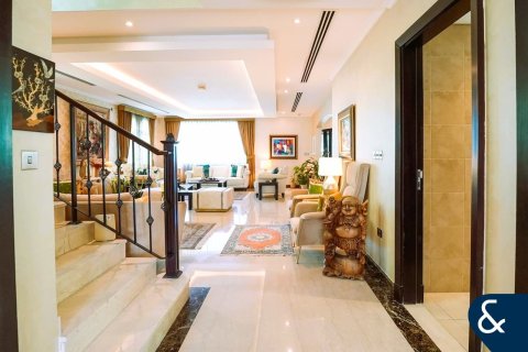 Huvila Jumeirah Park, Dubai, Arabiemiraatit 4 makuuhuonetta, 403 m2 № 667859 - kuva 14