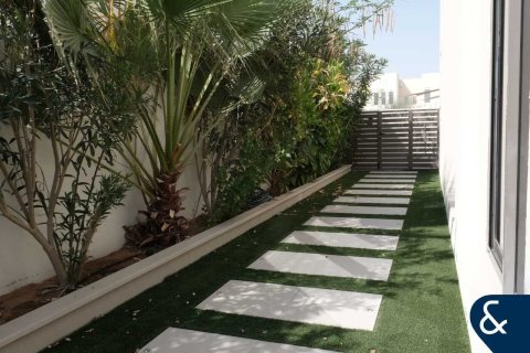 Villa itt: Reem, Dubai, EAE, 4 hálószoba, 276 m², azonosító: 667863 - fénykép 10