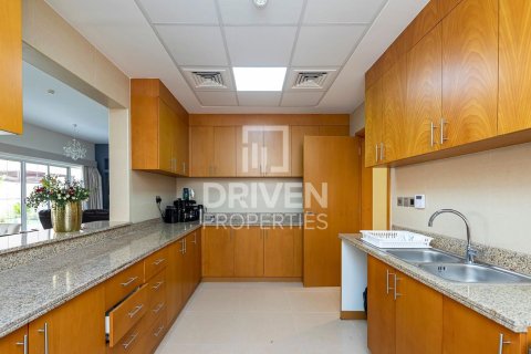 Üürile anda villa asukohaga Nadd Al Sheba, Dubai, AÜE: 4 magamistoaga, 469.9 m² Nr 759749 - pilt 10