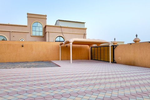 Villa en venta en Al Dhait, Ras Al Khaimah, EAU 3 dormitorios, 929 m2 № 735249 - foto 3
