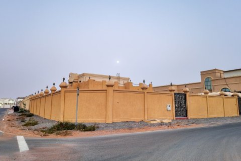 Villa en venta en Al Dhait, Ras Al Khaimah, EAU 3 dormitorios, 929 m2 № 735249 - foto 2