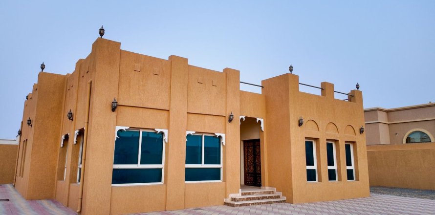 Villa en Al Dhait, Ras Al Khaimah, EAU 3 dormitorios, 929 m² № 735249