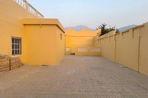 Βίλα σε Al Rams, Ras Al Khaimah, ΗΑΕ 6 υπνοδωμάτια, 595 τ.μ. Αρ. 735250 - φωτογραφία 2