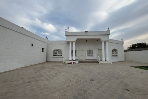 Villa till försäljning i Seih Al Ghubb, Ras Al Khaimah, UAE 5 sovrum, 929 kvm Nr. 735245 - fotografi 2