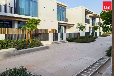 Villa para arrendamento em Dubai, EAU 3 quartos, 125 m2 № 739800 - foto 16