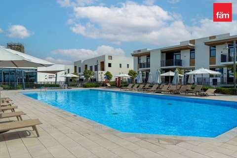 Villa para arrendamento em Dubai, EAU 3 quartos, 125 m2 № 739800 - foto 17