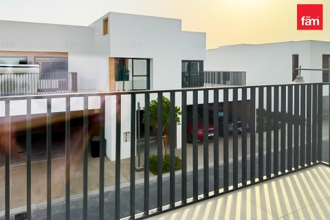 Villa para arrendamento em Dubai, EAU 3 quartos, 125 m2 № 739800 - foto 6
