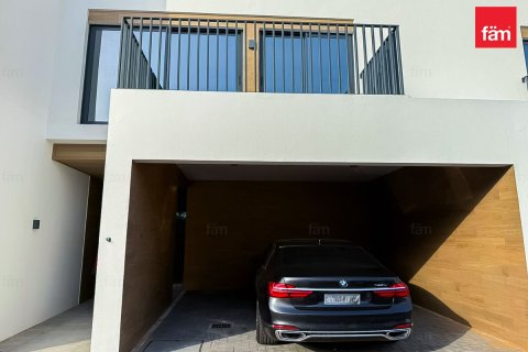 Villa para arrendamento em Dubai, EAU 3 quartos, 125 m2 № 739800 - foto 10