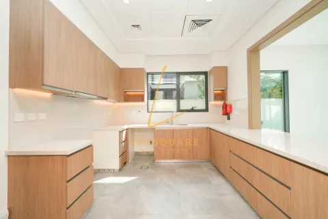 Üürile anda villa asukohaga Al Furjan, Dubai, AÜE: 4 magamistoaga, 548 m² Nr 718146 - pilt 5