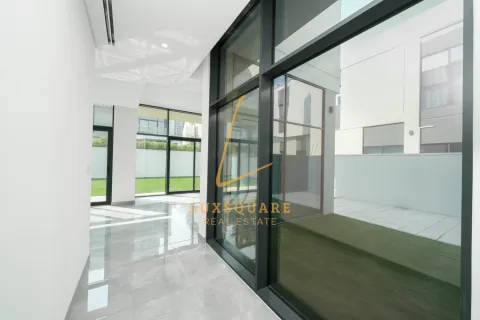 Üürile anda villa asukohaga Al Furjan, Dubai, AÜE: 4 magamistoaga, 548 m² Nr 718146 - pilt 7