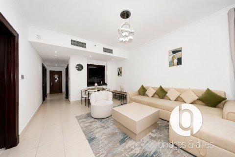 Apartamento para arrendamento em Old Town, Dubai, EAU 2 quartos, 113 m2 № 718153 - foto 2