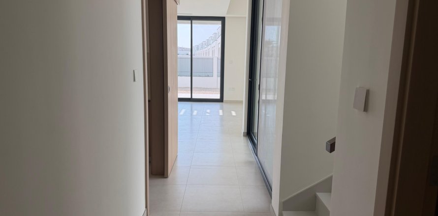 فيلا في دبي 4 غرفة نوم ، 422 متر مربع . ر قم 700175